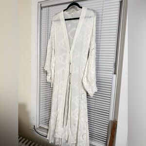 Jen’s Pirate Booty♥️ eyelet duster 
Size- OS
Cotton
Comes from a smoke/pet free